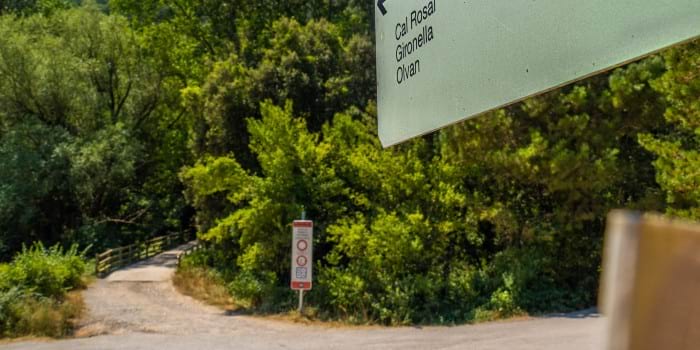 Camí de l'antic carrilet (Fotografia: Bernat Figueras) Via Verde del Carrilet (Fotografía: Bernat Figueras)