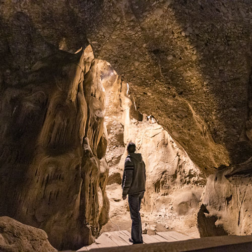 Interior de les Coves de Montserrat, a Collbató